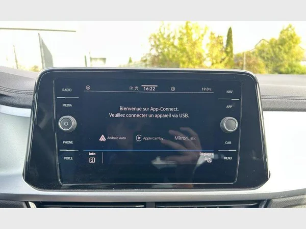Volkswagen T-Roc (2022) — foto 6 van 29