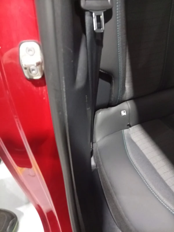 Peugeot E-208 (2022) — foto 33 van 99