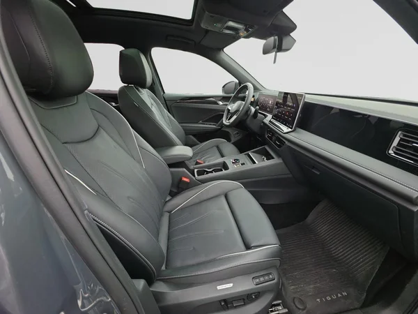 VOLKSWAGEN Tiguan (2026) — foto 6 van 22