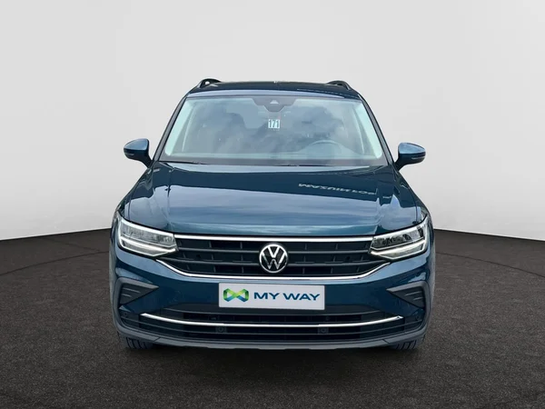 VOLKSWAGEN Tiguan (2023) — foto 12 van 18