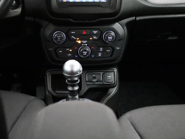Jeep Renegade (2020) — foto 2 van 39