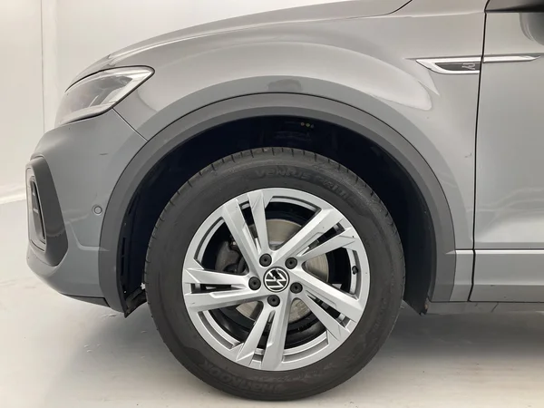 VOLKSWAGEN T-Roc (2022) — foto 24 van 35