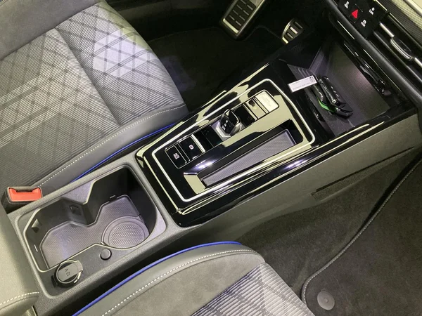 VOLKSWAGEN Golf VIII (2025) — foto 6 van 36