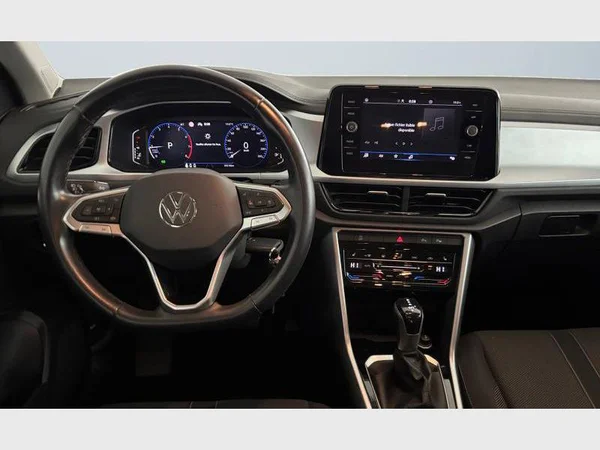 Volkswagen T-Roc (2022) — foto 30 van 31