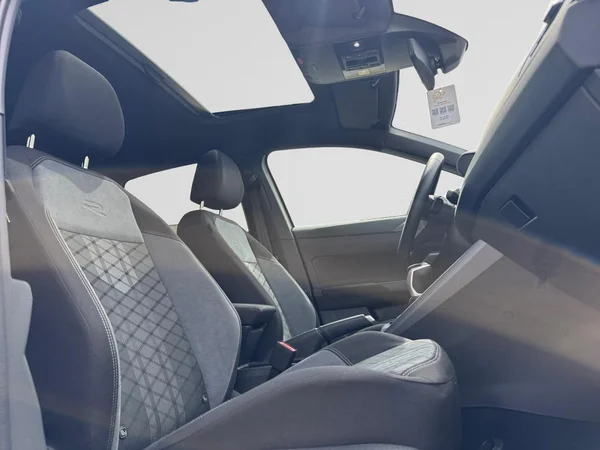 VOLKSWAGEN Taigo (2025) — foto 3 van 24