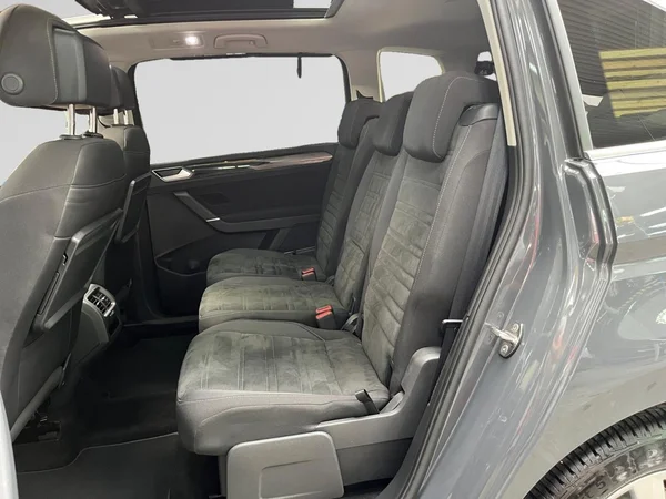 VOLKSWAGEN Touran (2025) — foto 18 van 22
