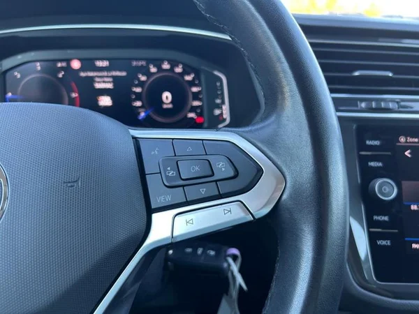 VOLKSWAGEN Tiguan Dsl (2022) — foto 17 van 31