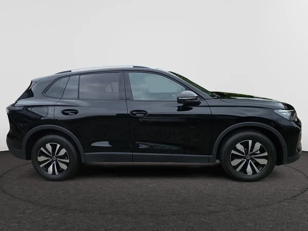 VOLKSWAGEN Tiguan (2026) — foto 21 van 24