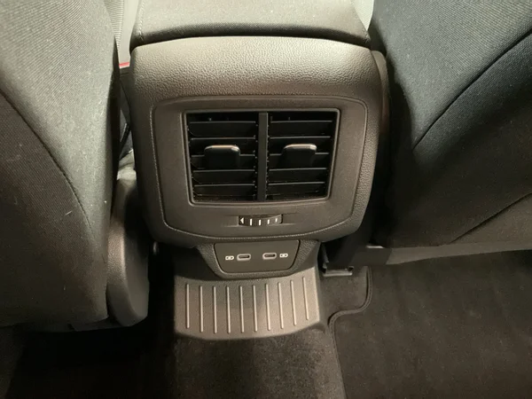VOLKSWAGEN T-Roc (2025) — foto 17 van 24
