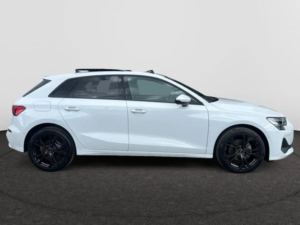 AUDI A3 Sportback (2025) — foto 21 van 24
