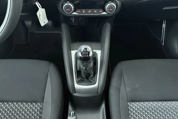 Nissan Micra (2022) — foto 4 van 21