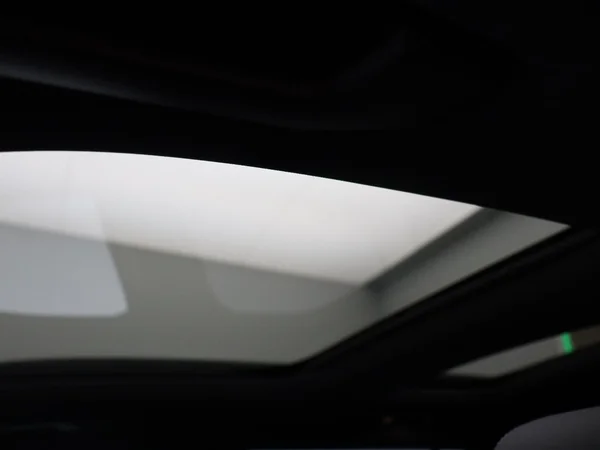 Mercedes-Benz EQB (2023) — foto 2 van 29