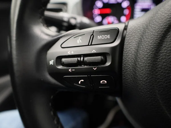 Kia Rio (2023) — foto 9 van 37