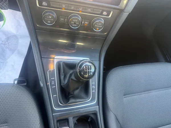 VOLKSWAGEN Golf VII (2017) — foto 3 van 21