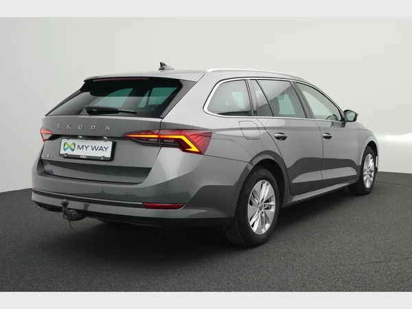 SKODA Octavia Combi (2023) — foto 12 van 30