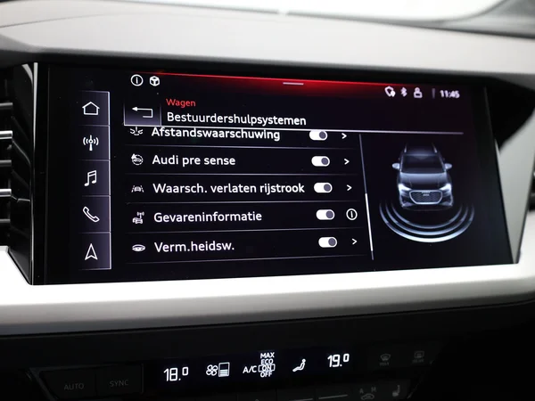 AUDI Q4 e-tron (2025) — foto 3 van 24
