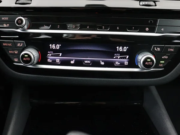 BMW 530 (2021) — foto 17 van 35
