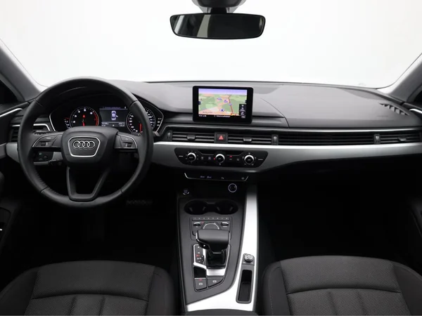 AUDI A4 (2017) — foto 10 van 19