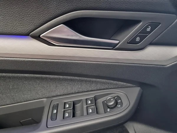 VOLKSWAGEN Golf VIII SW (2023) — foto 8 van 23