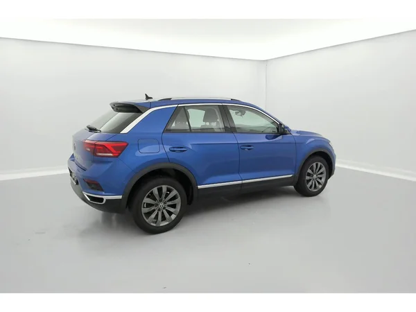 VOLKSWAGEN T-Roc (2021) — foto 25 van 36