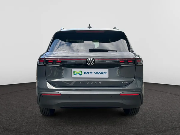 VOLKSWAGEN Tiguan (2026) — foto 19 van 24