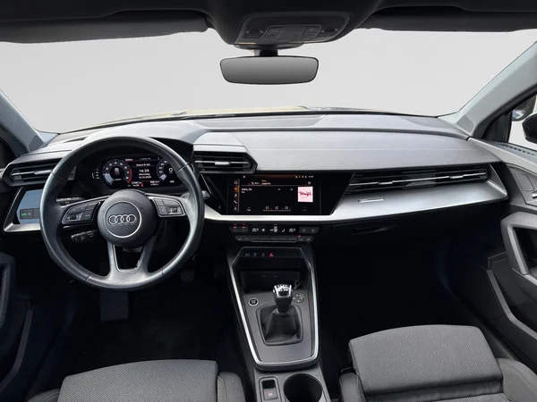 AUDI A3 Sportback (2023) — foto 2 van 24