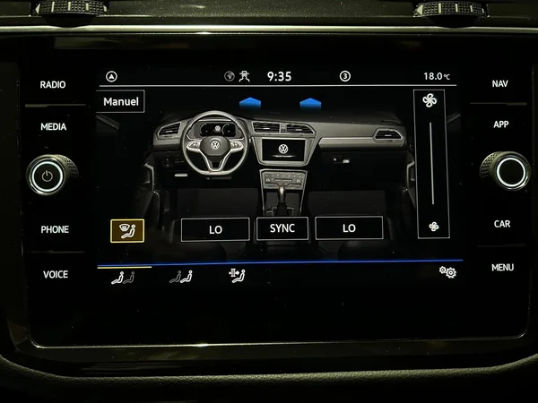 VOLKSWAGEN Tiguan (2022) — foto 8 van 22