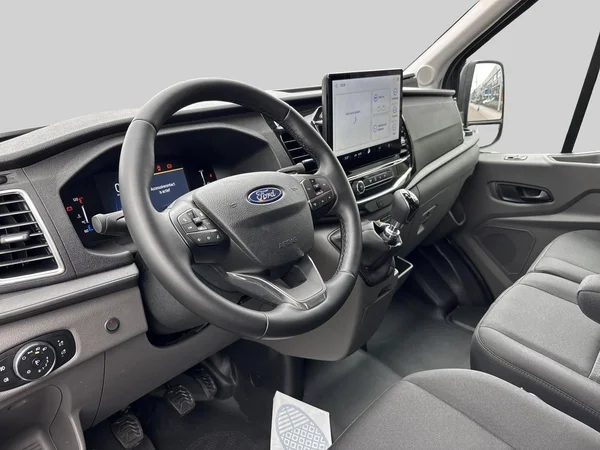 Ford Transit (2025) — foto 2 van 27