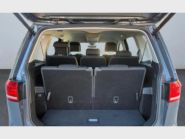 Volkswagen Touran (2023) — foto 3 van 21
