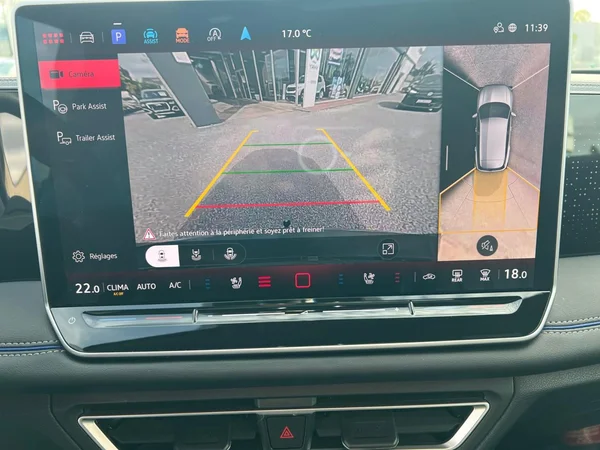 VOLKSWAGEN Tiguan (2025) — foto 2 van 17