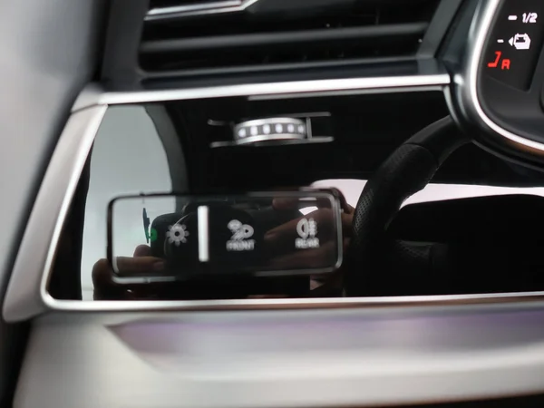 AUDI Q7 PHEV (2021) — foto 19 van 28