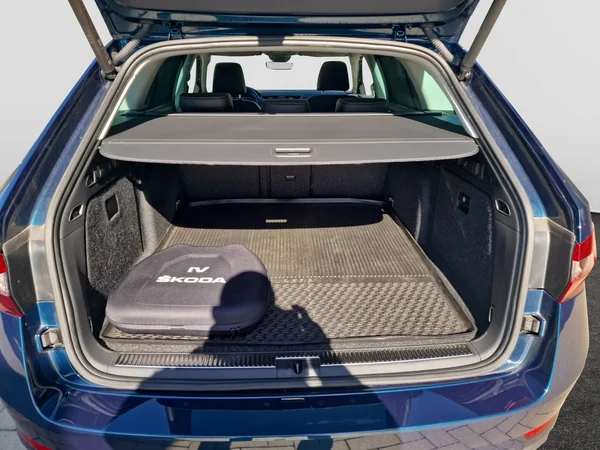 SKODA Superb Combi (2024) — foto 2 van 21