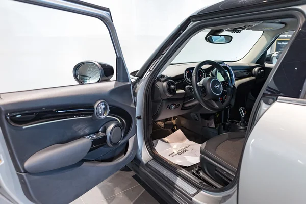 MINI Cooper (2024) — foto 14 van 35