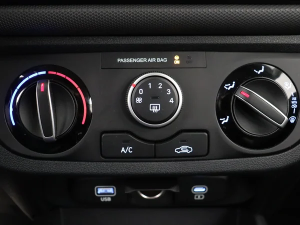 HYUNDAI i10 (2025) — foto 17 van 25