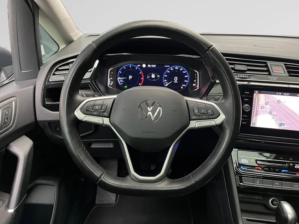 VOLKSWAGEN Touran (2025) — foto 22 van 22