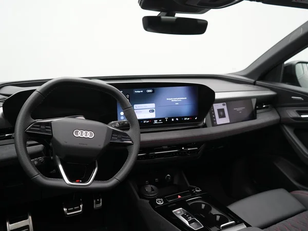 AUDI Q6 e-tron (2026) — foto 3 van 40