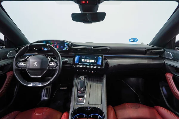 Peugeot 508 PHEV (2022) — foto 4 van 64