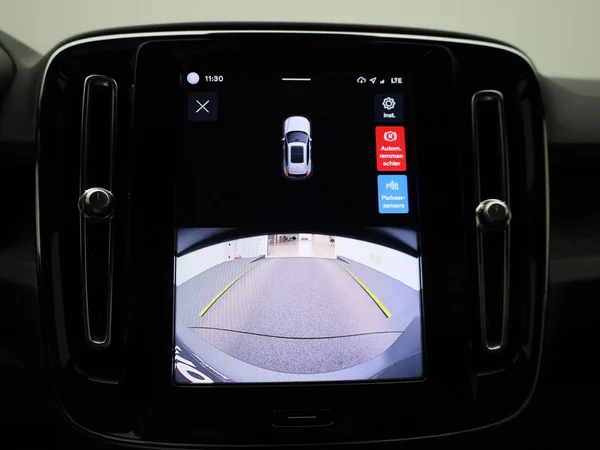 Volvo XC40 (2023) — foto 18 van 40