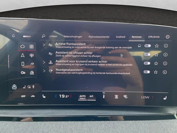 AUDI Q6 e-tron (2025) — foto 7 van 22
