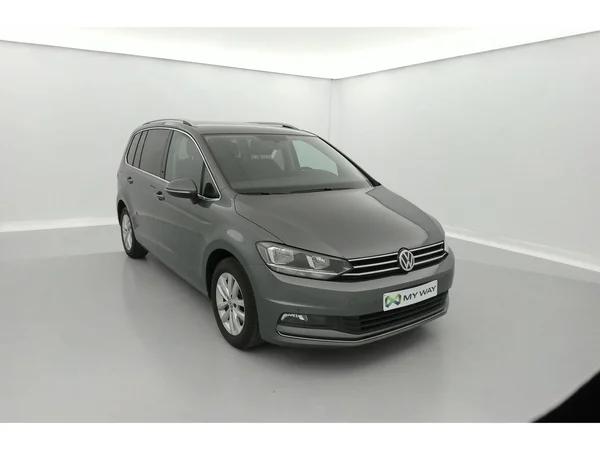 VOLKSWAGEN Touran (2019) — foto 23 van 36