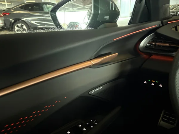 CUPRA Terramar e-Hybrid (PHEV) (2026) — foto 17 van 24