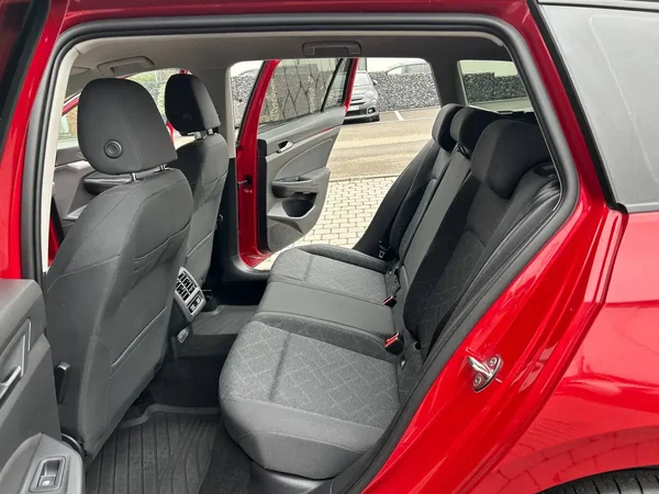 Volkswagen Golf (2020) — foto 9 van 22