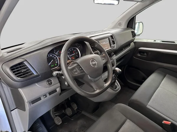 Opel Vivaro (2020) — foto 16 van 16