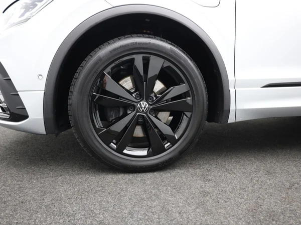VOLKSWAGEN Tiguan eHybrid (PHEV) (2022) — foto 5 van 24