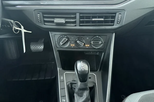 Volkswagen Polo (2022) — foto 9 van 18