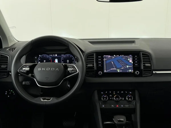 SKODA Karoq (2025) — foto 14 van 18