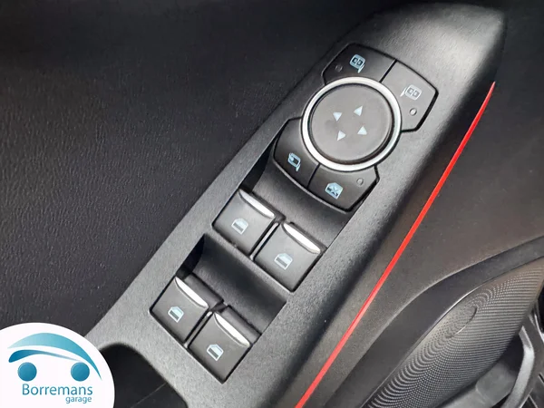 Ford Fiesta (2018) — foto 6 van 28