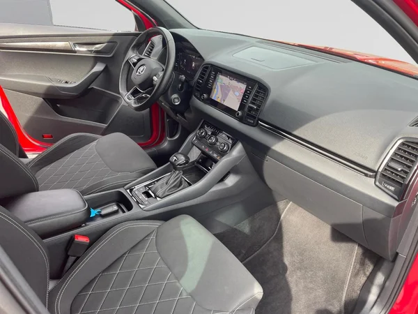 SKODA Karoq (2023) — foto 4 van 20