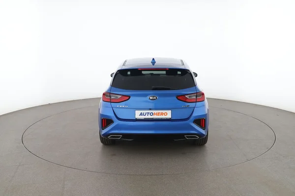 Kia cee'd (2019) — foto 11 van 16