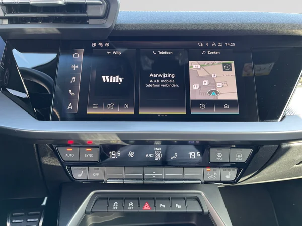 AUDI A3 Sportback (2024) — foto 2 van 23